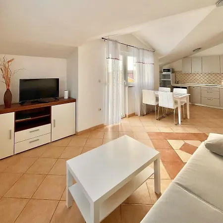 Apartament Sara