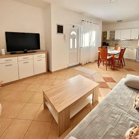 Apartment Sara