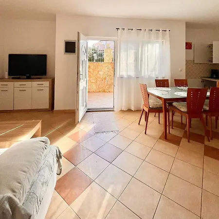 Apartment Sara *