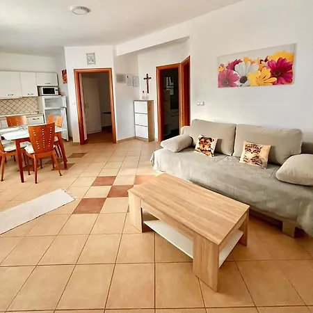 Apartment Sara